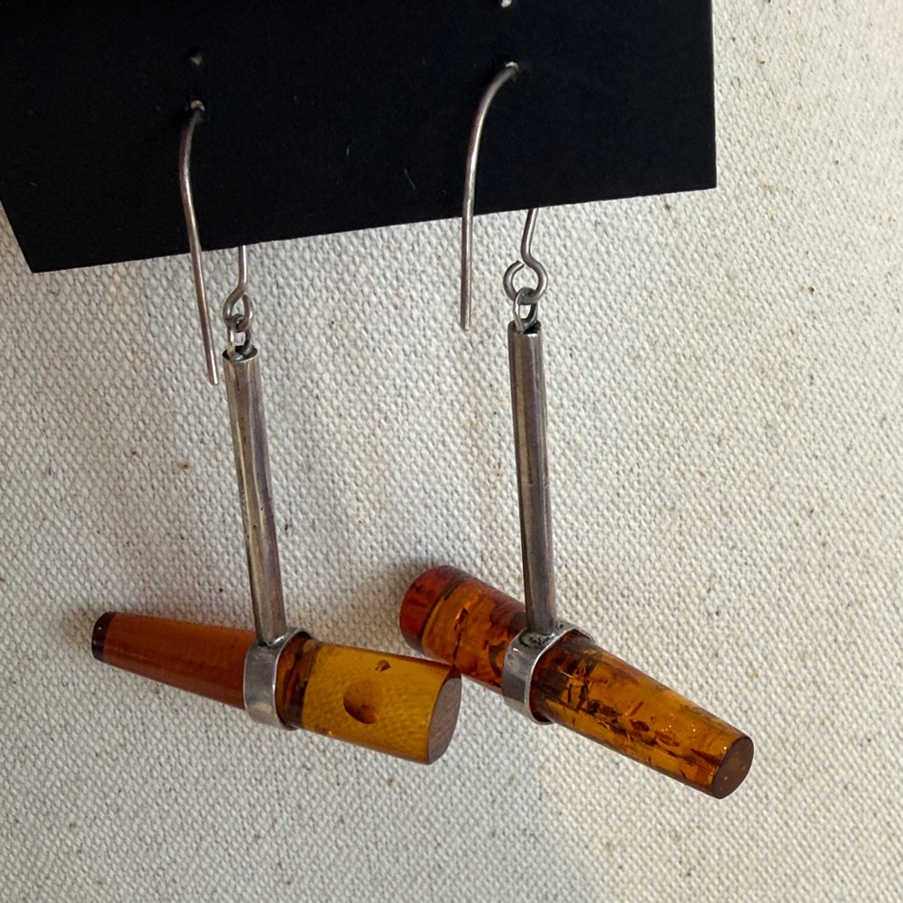 Elegant Amber and Silver Dangle Earrings - Picture 6 of 8